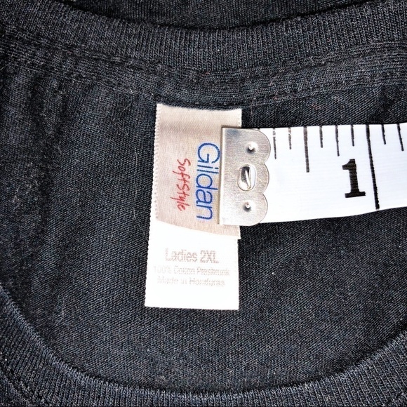 Luke and Whiskey Make Me Frisky T-shirt Size XXL - Picture 5 of 5